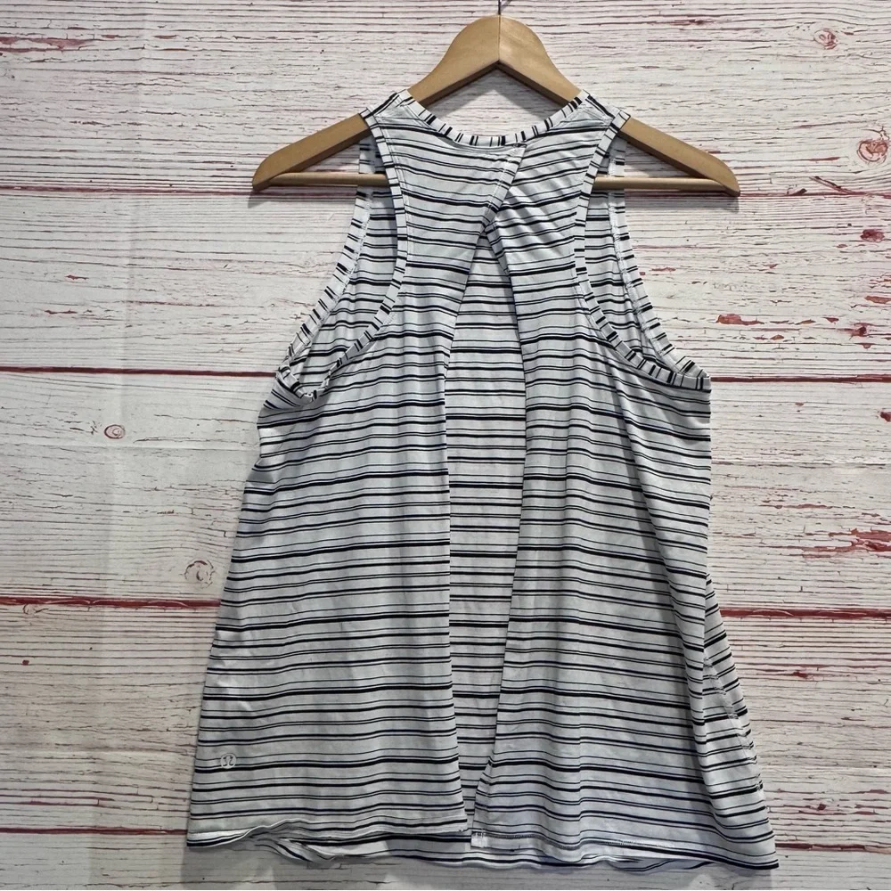 Lululemon All Tied Up Tank in Cut Back Stripe White Black Sz 8